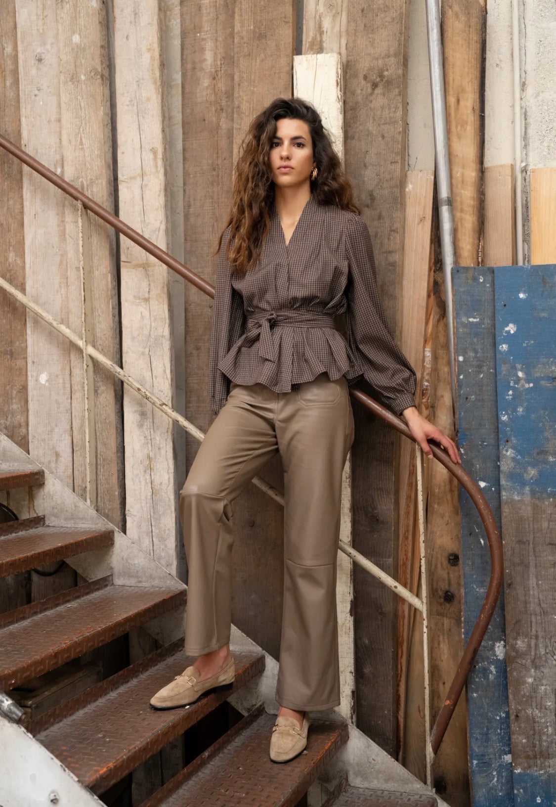 Wikkelblouse Aria met ceintuur – foto 1