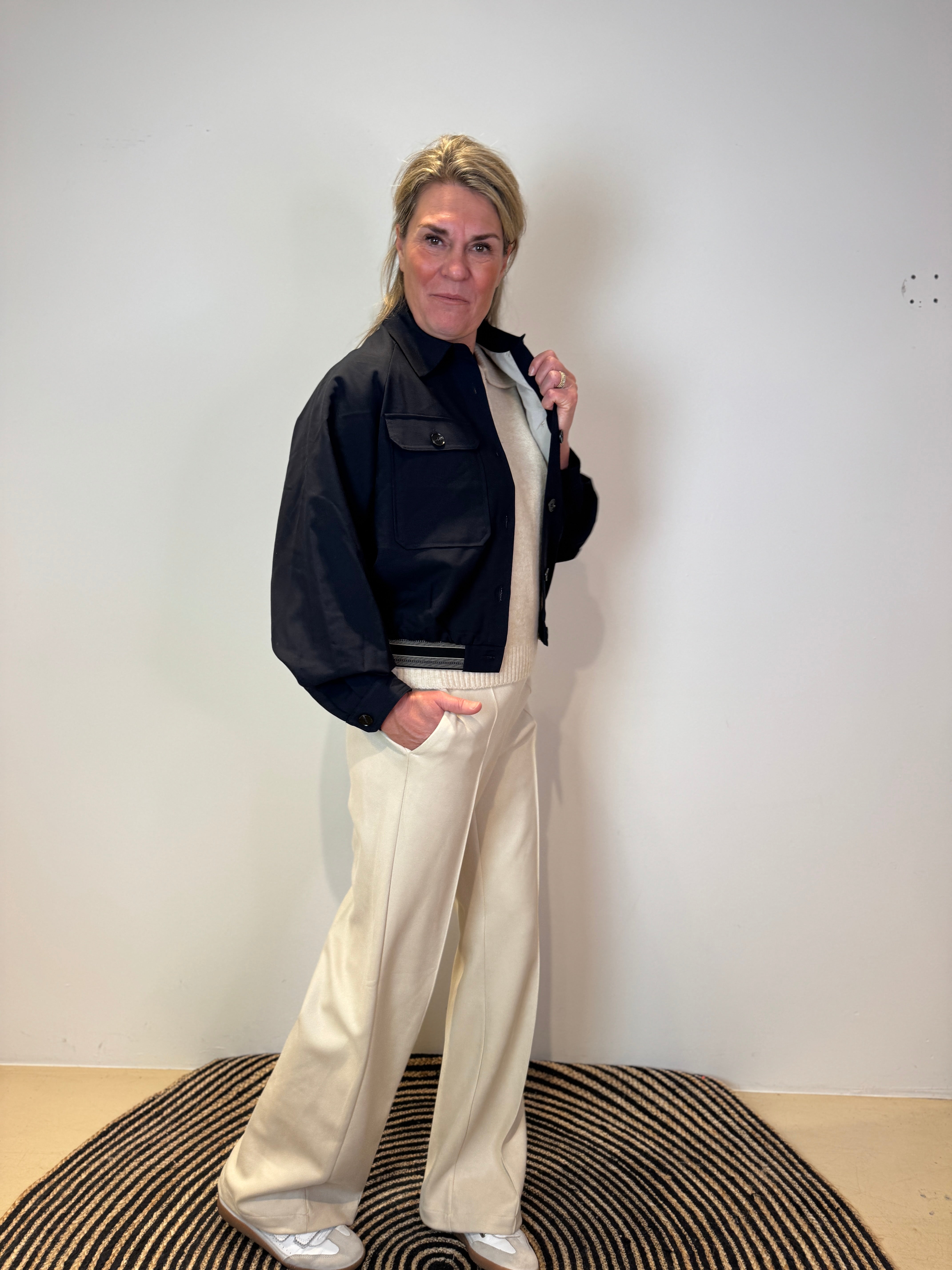 Jas - Olivia - Nukus