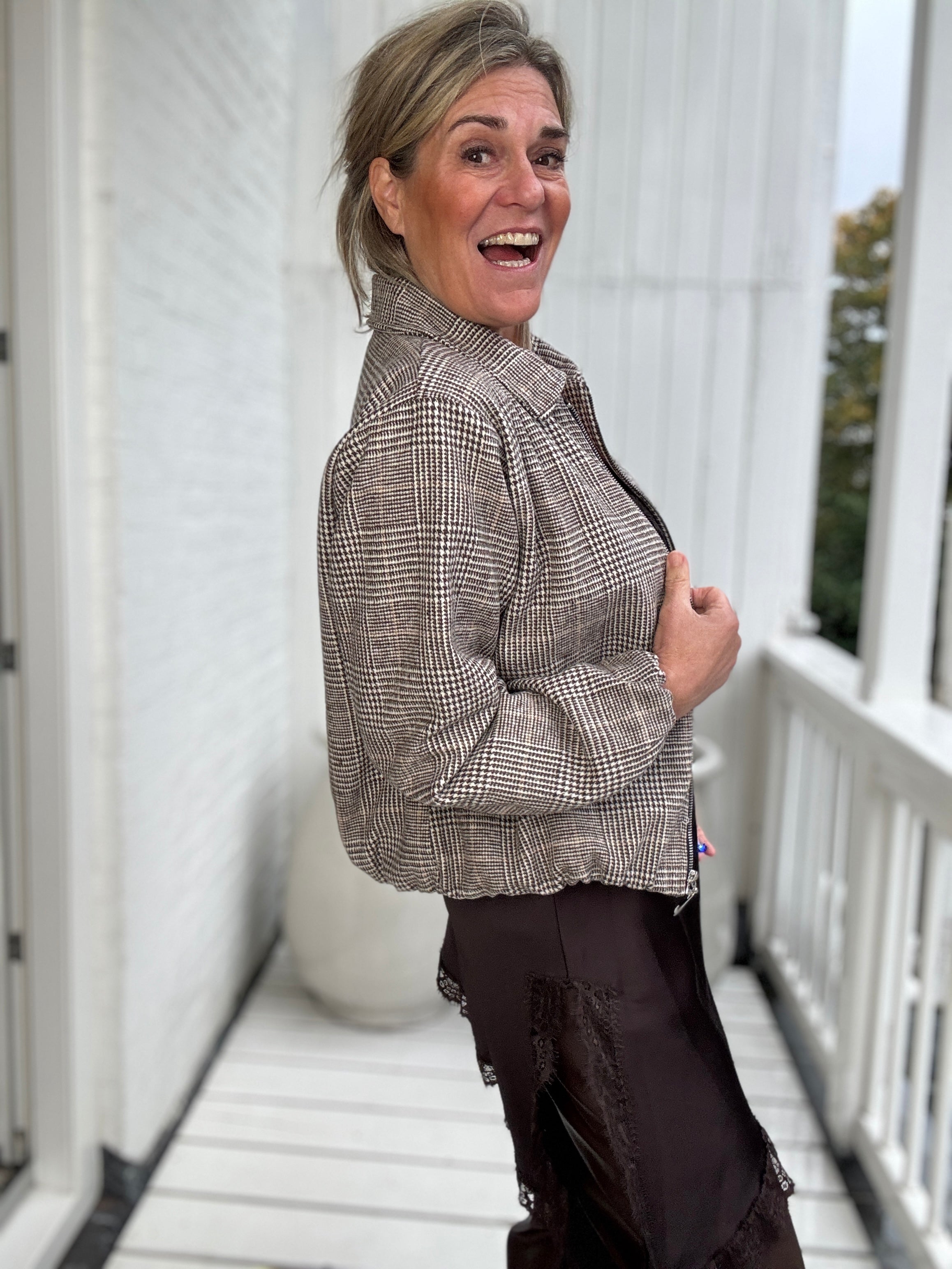 Bomber - Birgit - Cartouche by Suus