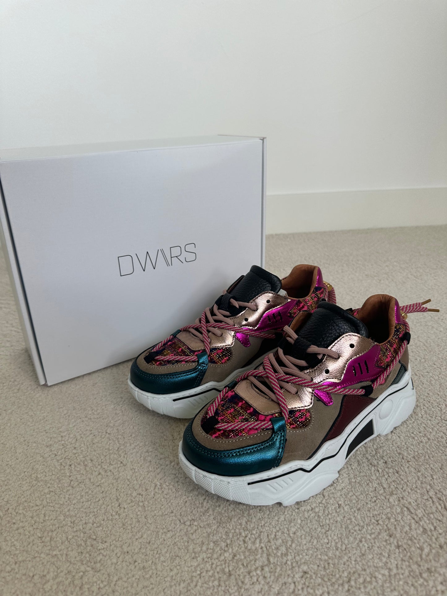 Sneakers - Jupiter Tweed Beige / Fuchsia - DWRS