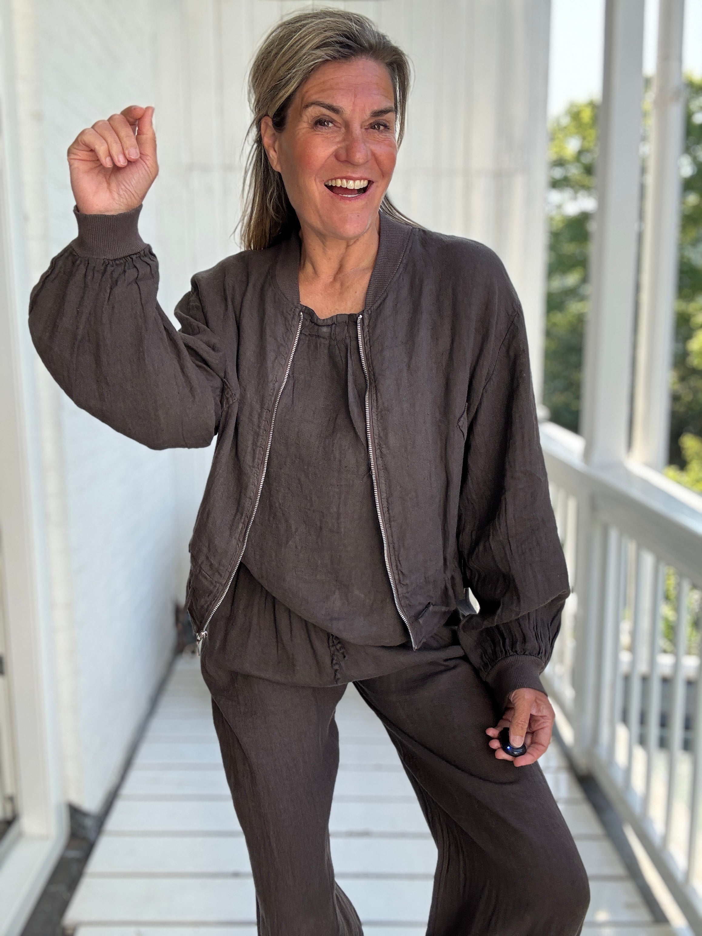 Bomber - Gwen - Cartouche by Suus