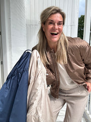 Bomber - Olivia - Cartouche by Suus