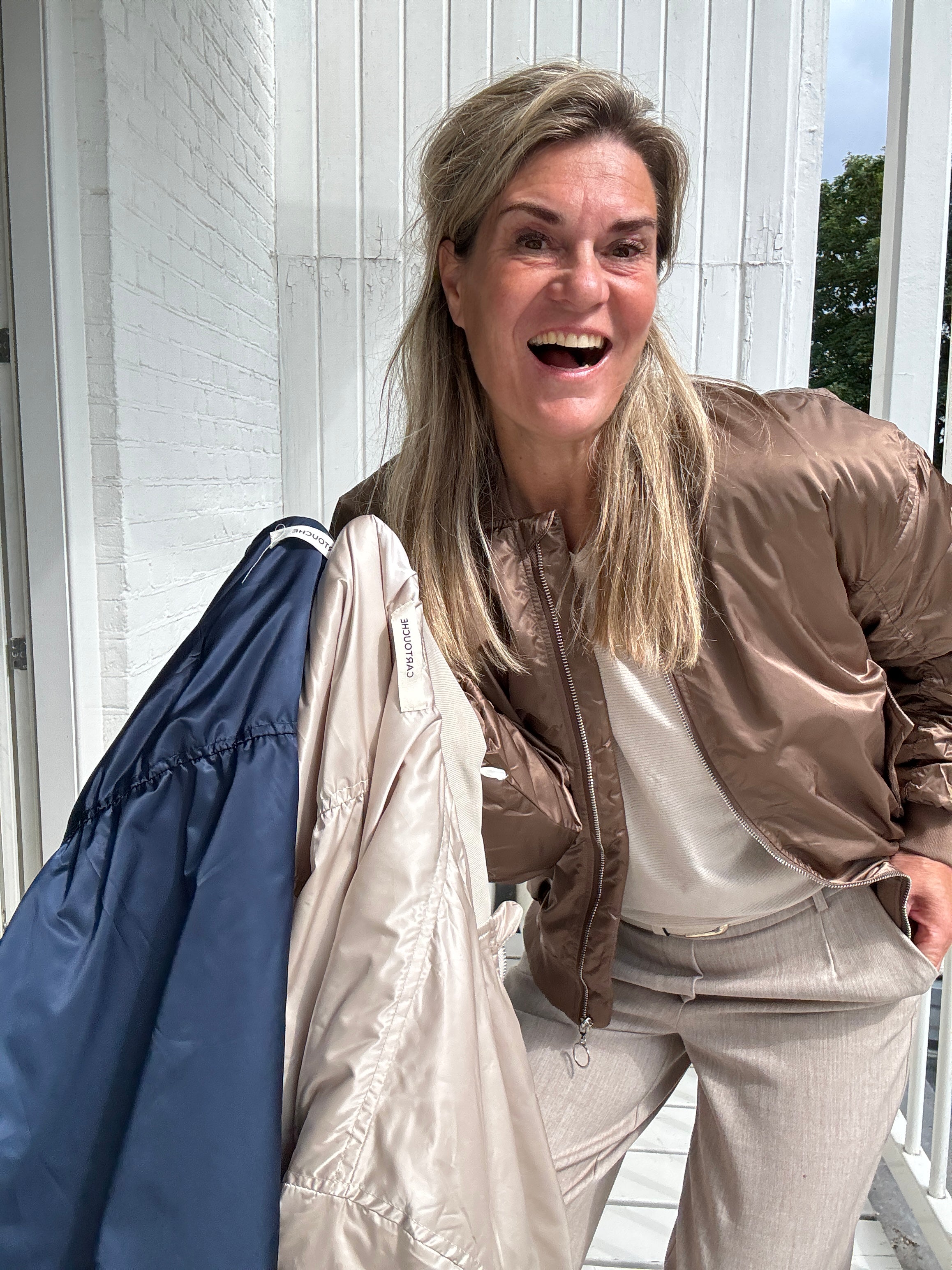 Bomber - Olivia - Cartouche by Suus