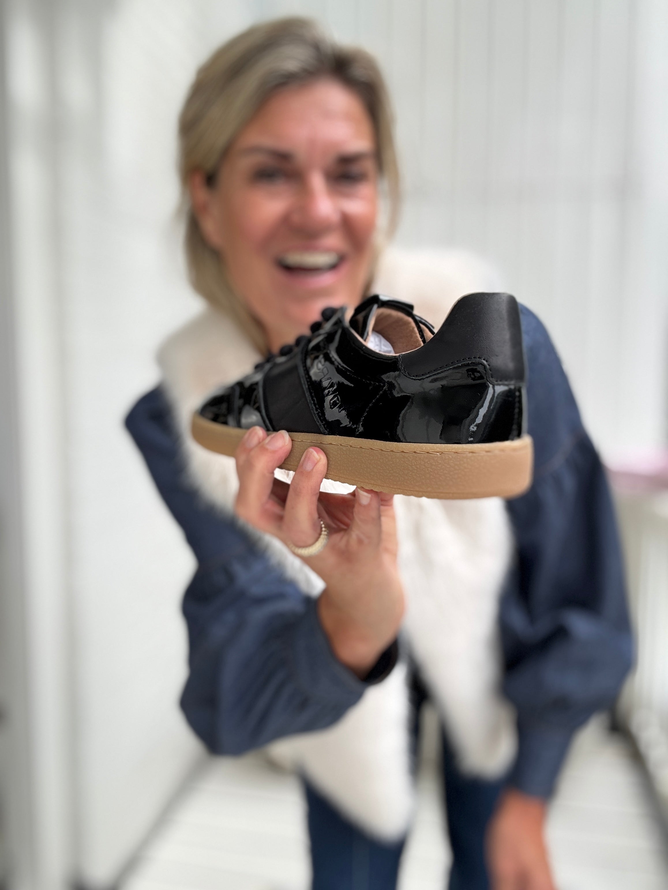 Sneakers - POONA verniz - DWRS