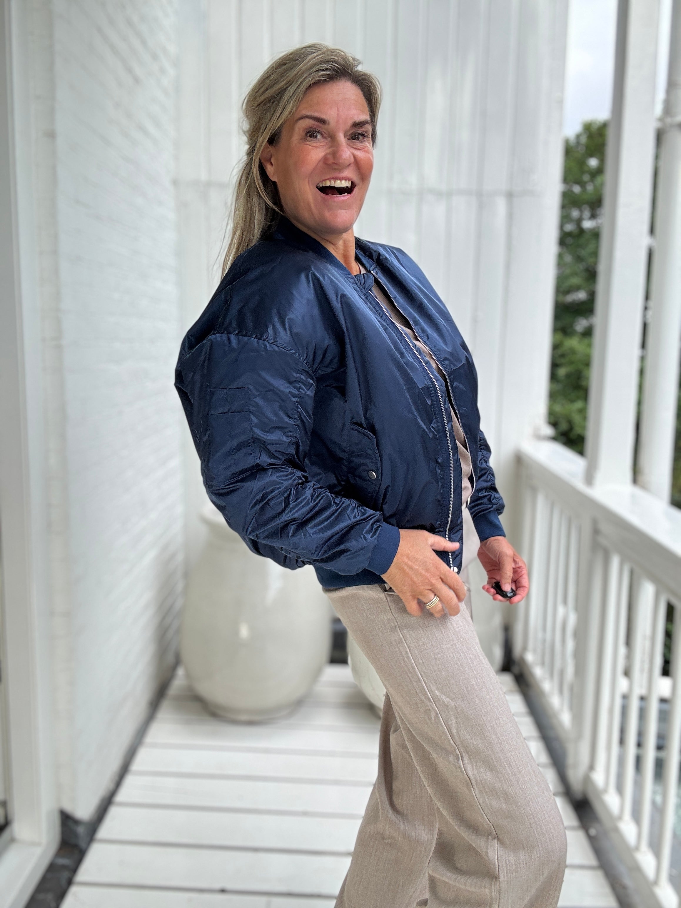 Bomber - Olivia - Cartouche by Suus