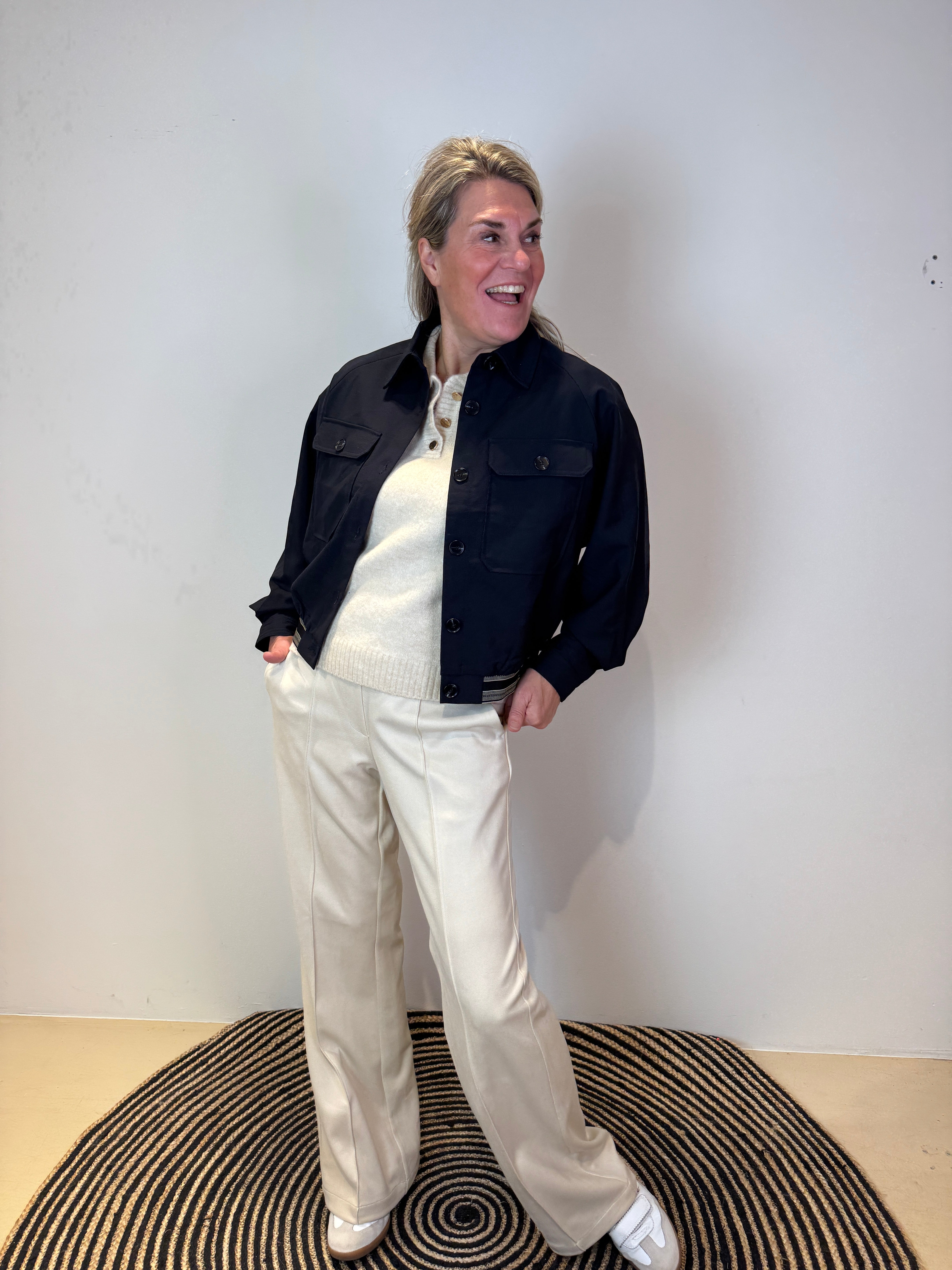 Jas - Olivia - Nukus