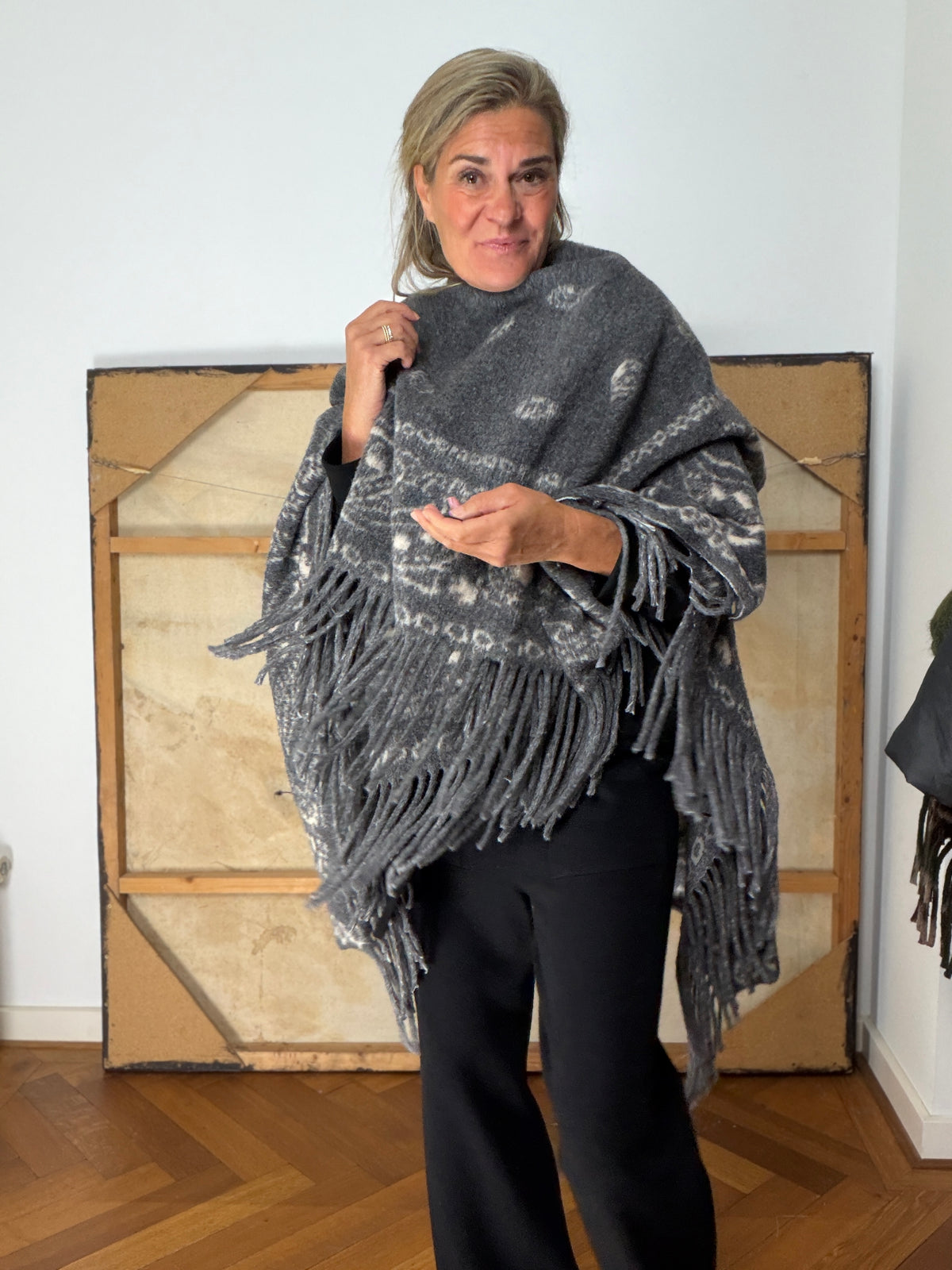 Poncho - Ruby - Cartouche by Suus