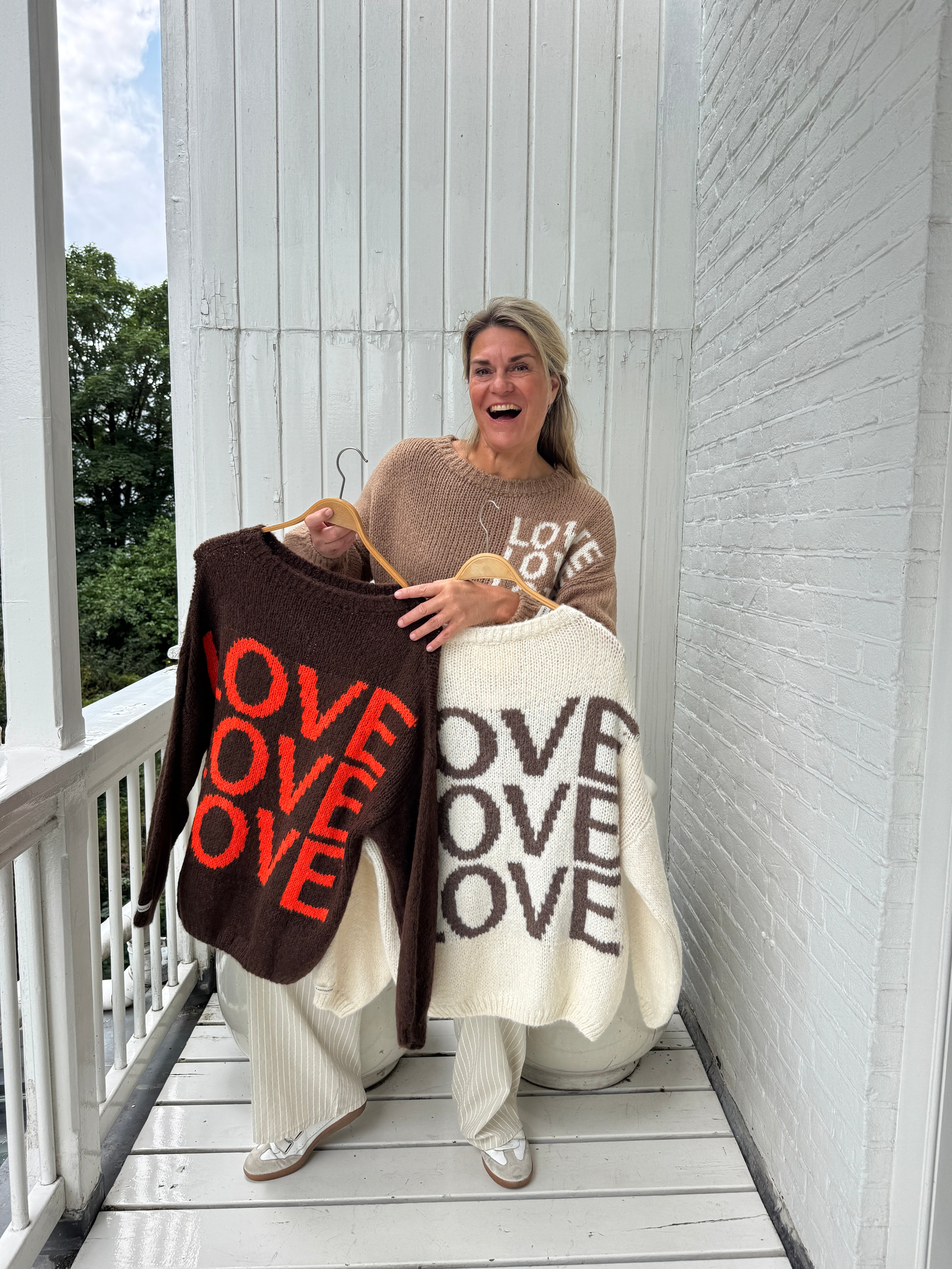 Trui - Love - Cartouche by Suus
