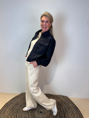 Jas - Olivia - Nukus