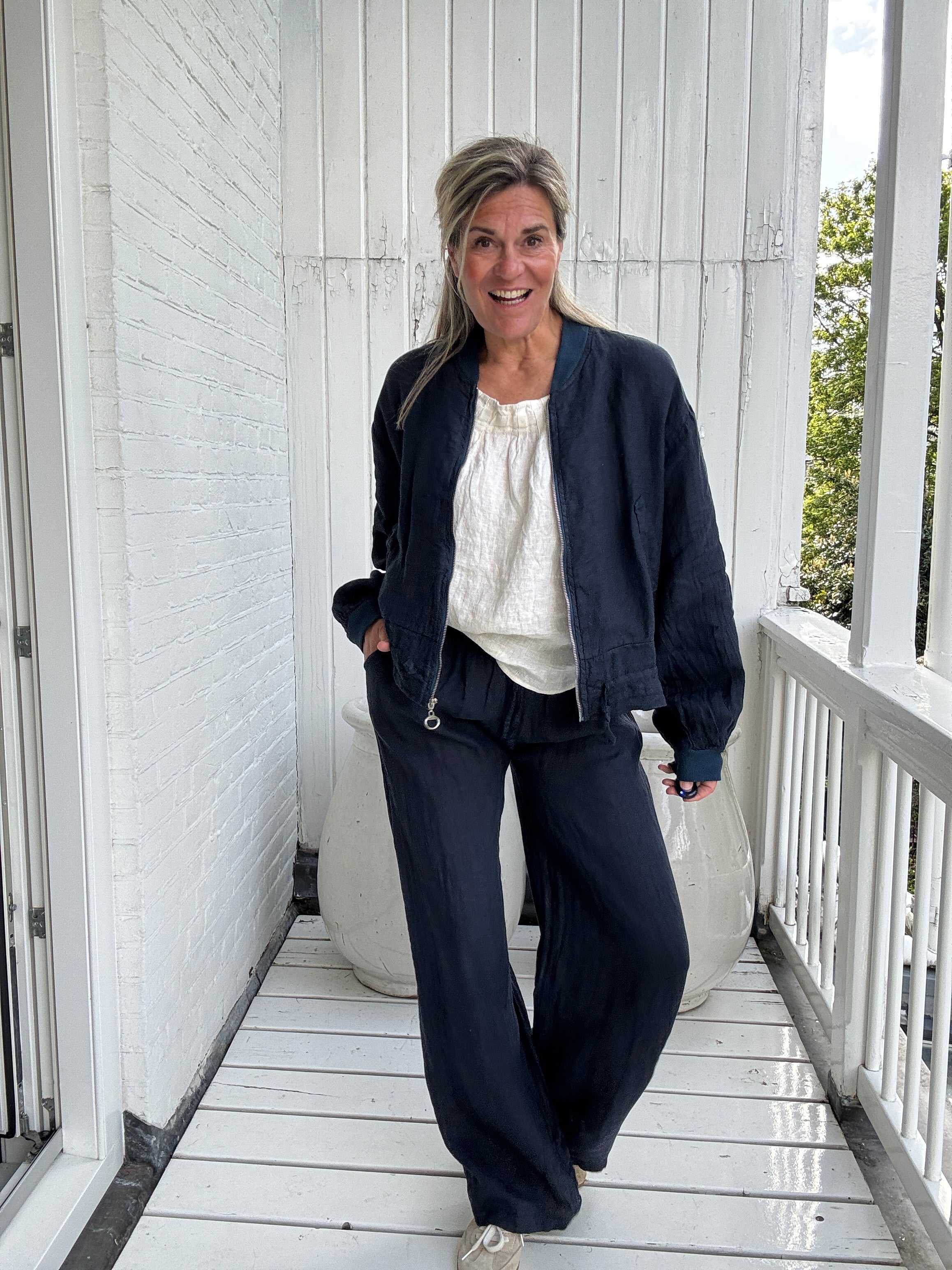 Bomber - Gwen - Cartouche by Suus