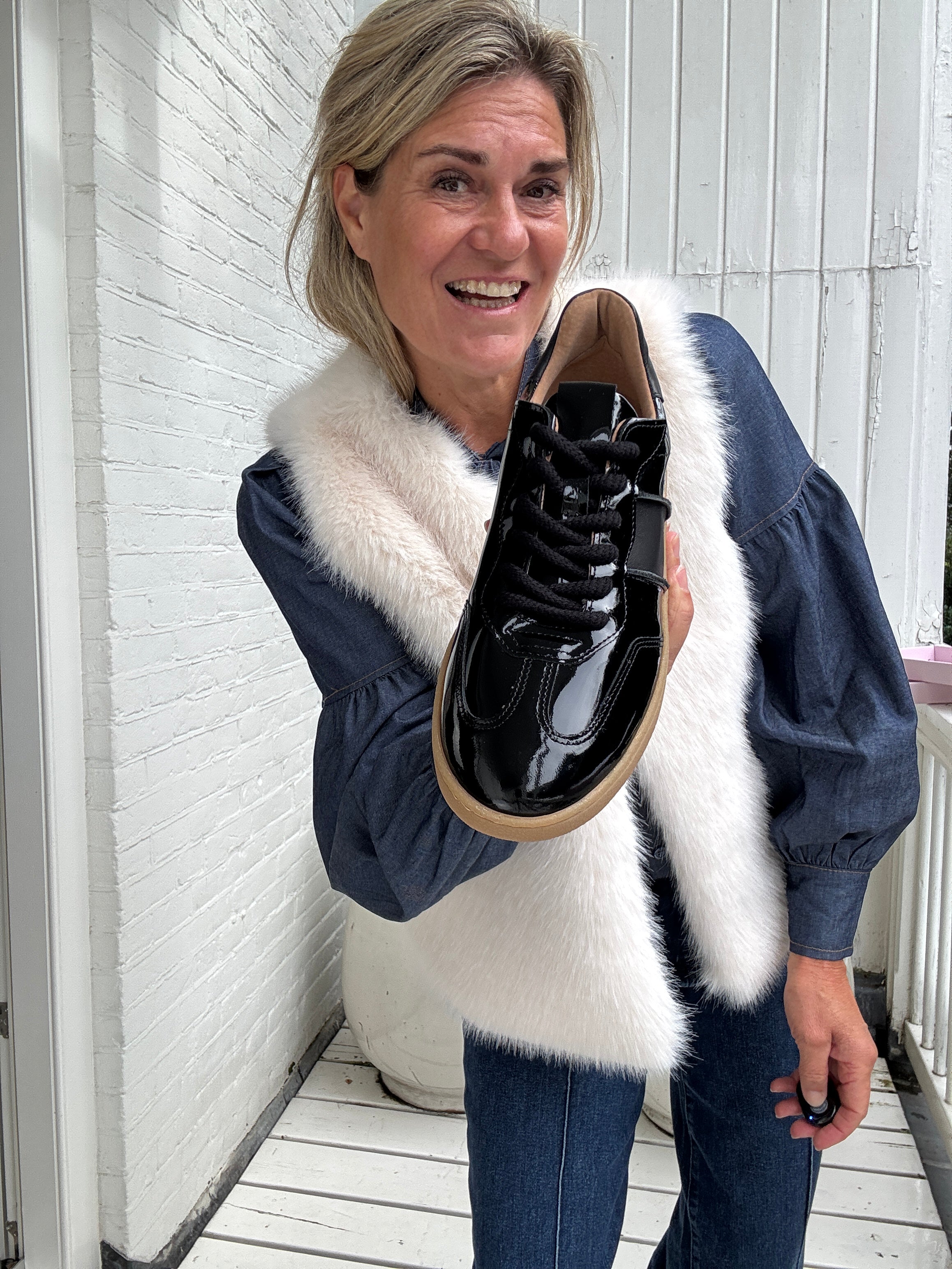 Sneakers - POONA verniz - DWRS