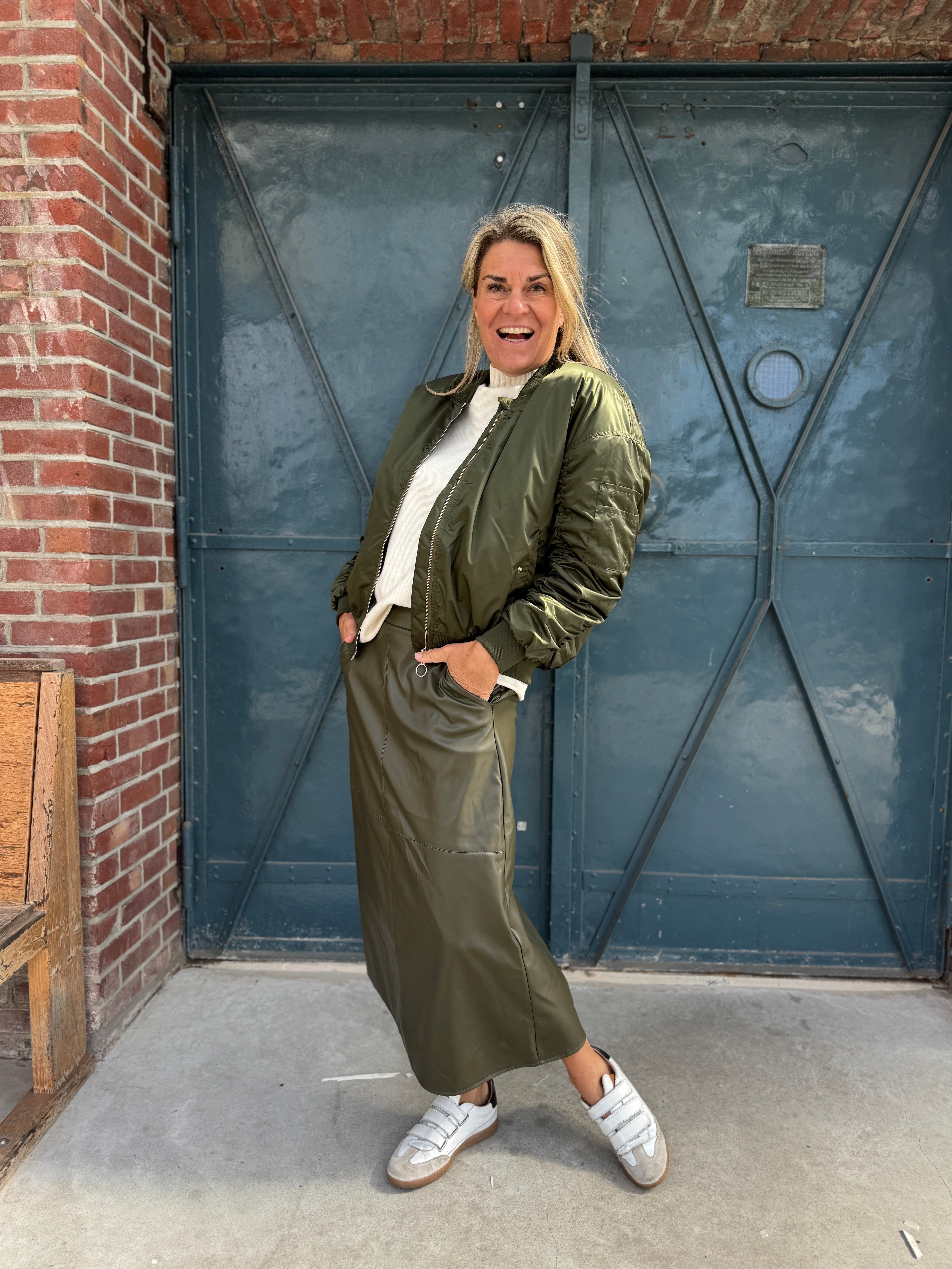 Bomber - Olivia - Cartouche by Suus