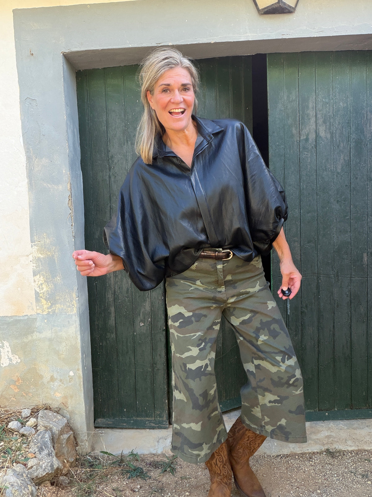 Oversized blouse Lena met pofmouw in zwart