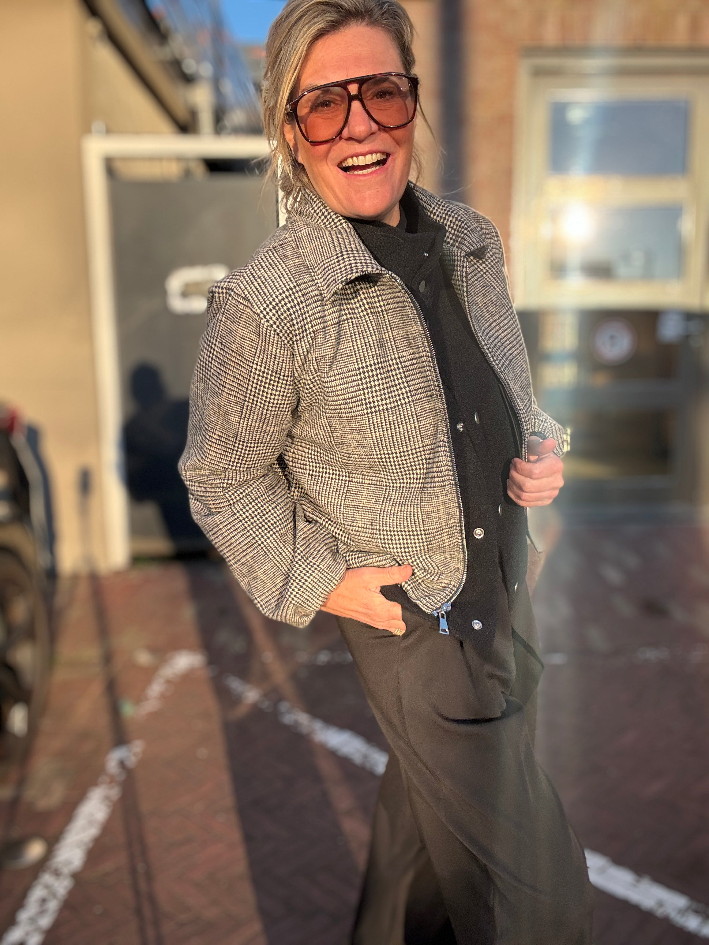 Bomber - Birgit - Cartouche by Suus