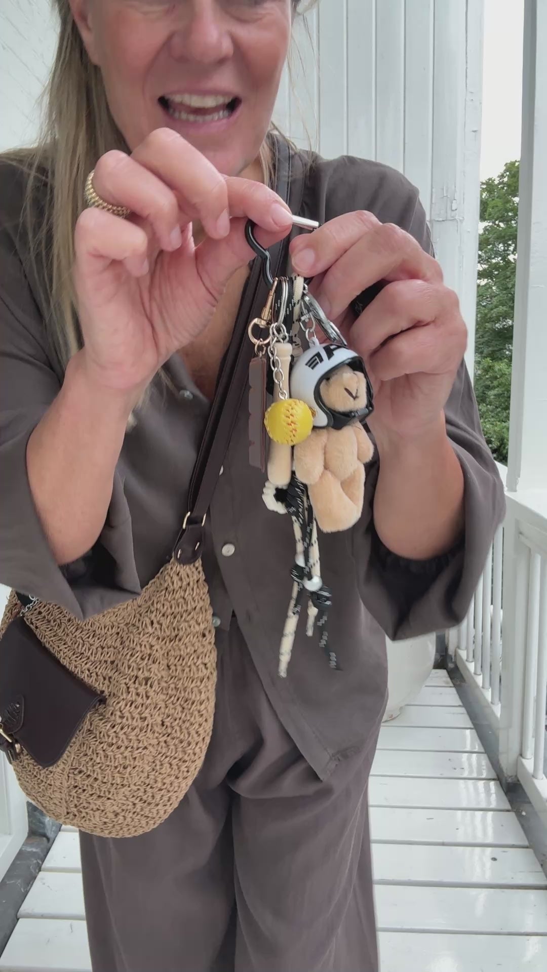 Videó betöltése: Bag Charm - Beer