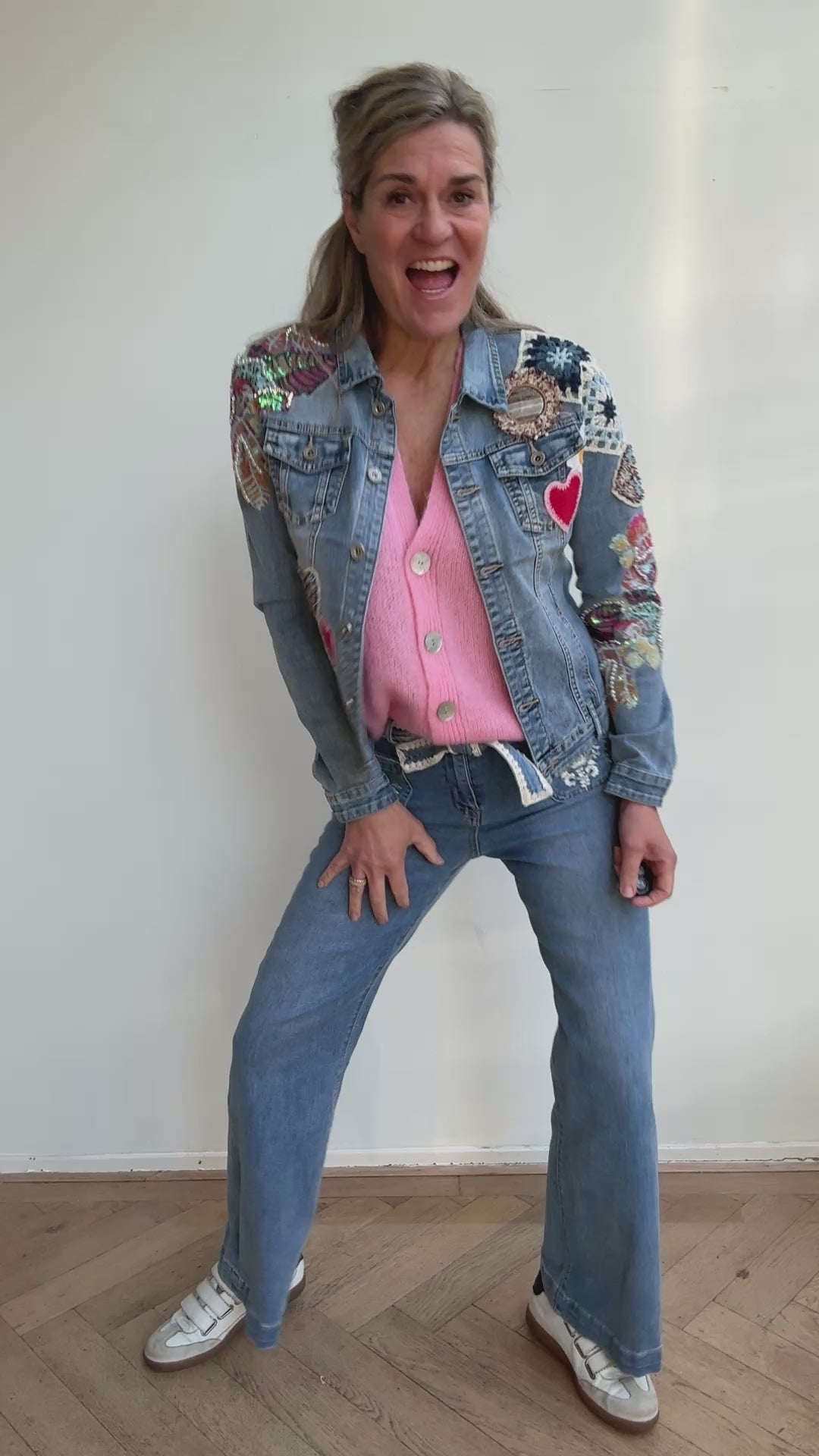 Video laden: Jeansjas - Lotje