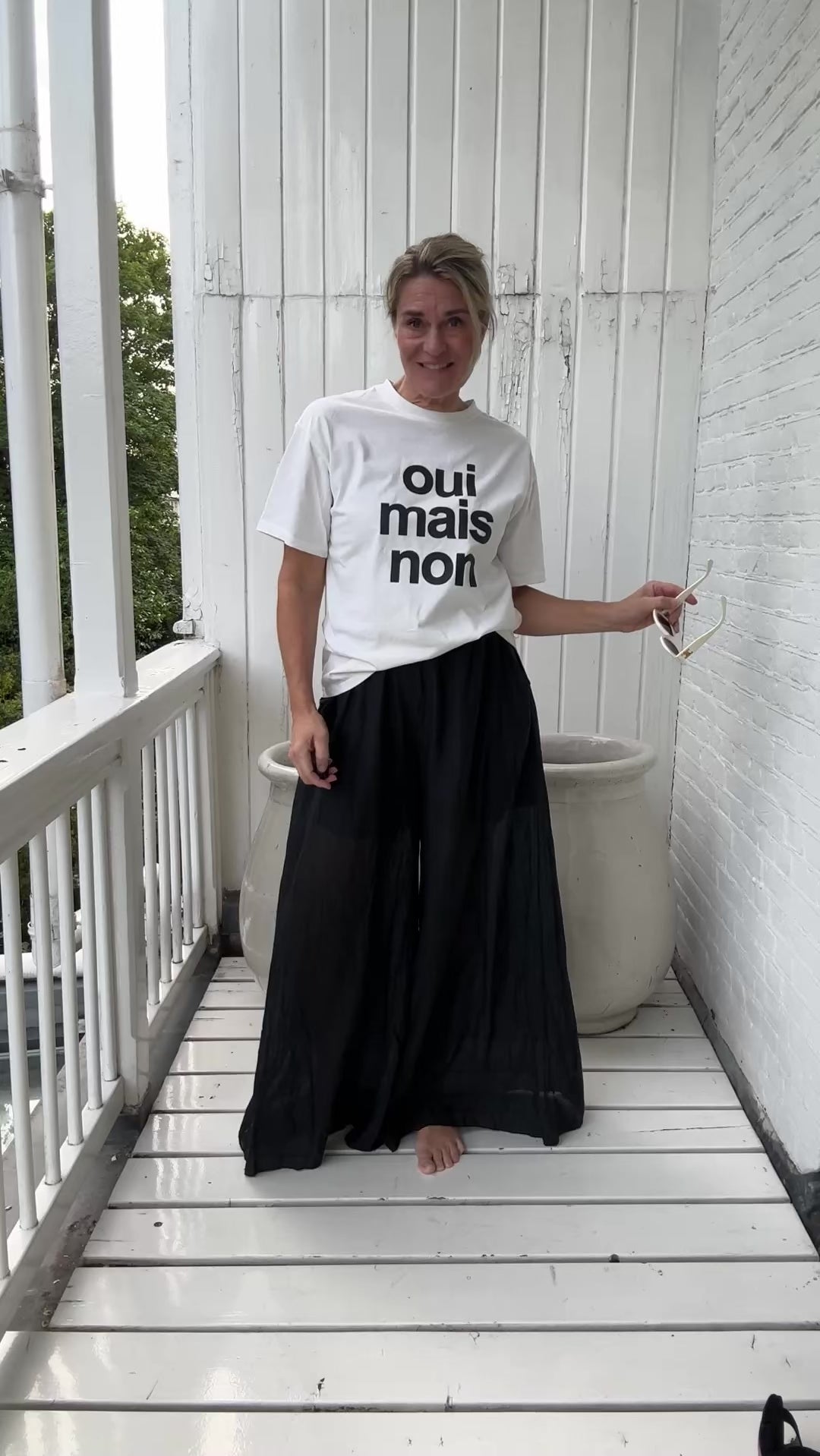 Video laden: T-shirt - Oui mais non