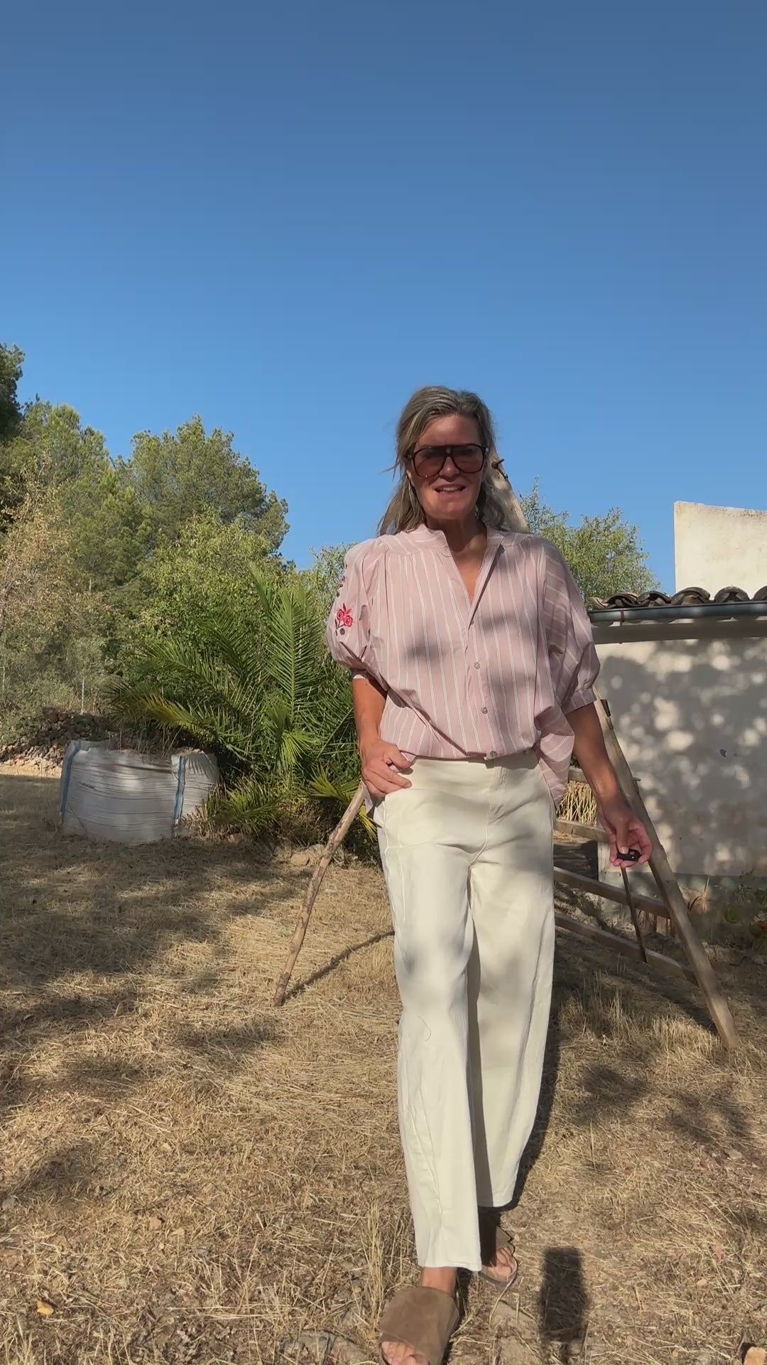 Carica video: Blouse - Sienna - Cartouche by Suus