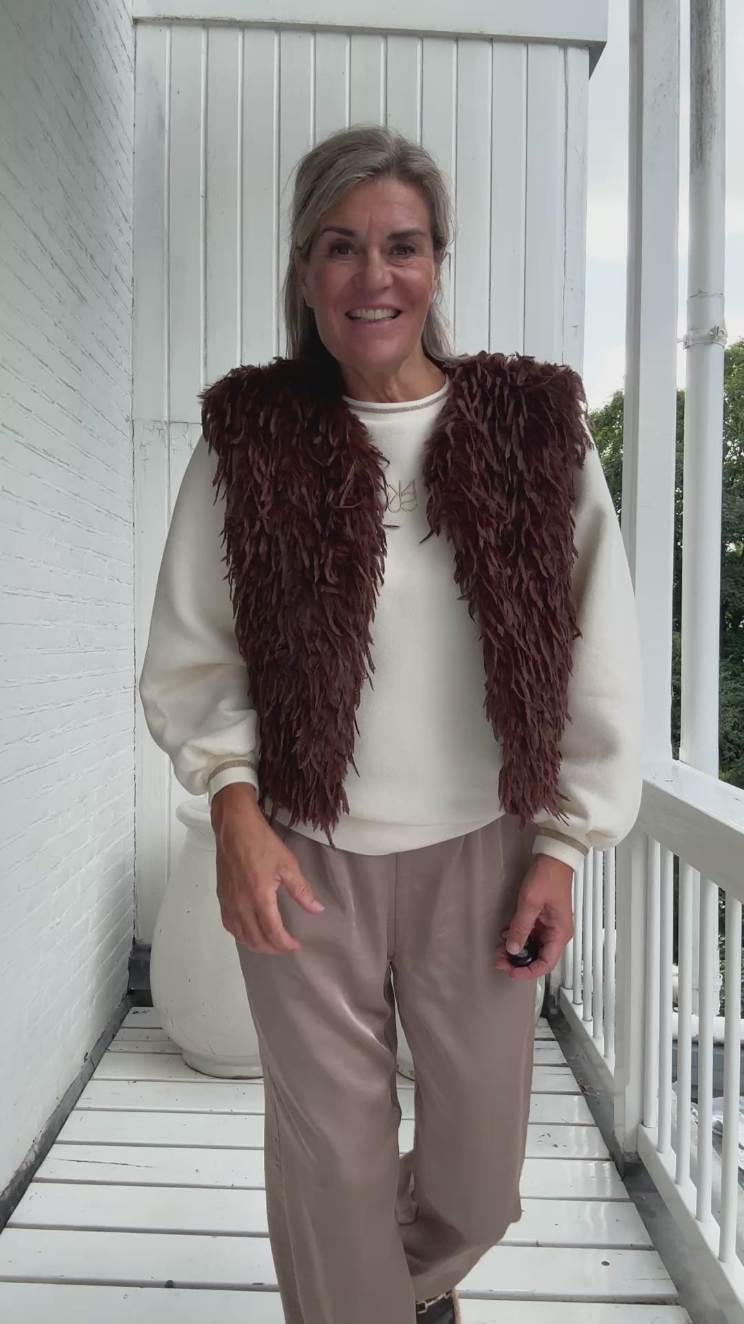 Video laden: Gilet - Mila Gilet Feather - Nukus