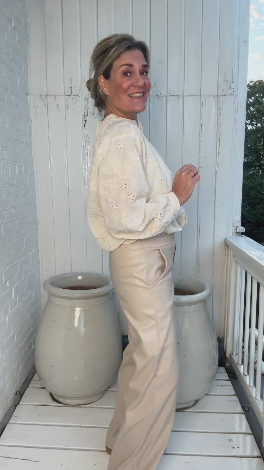 Video laden: Blouse - Ditta