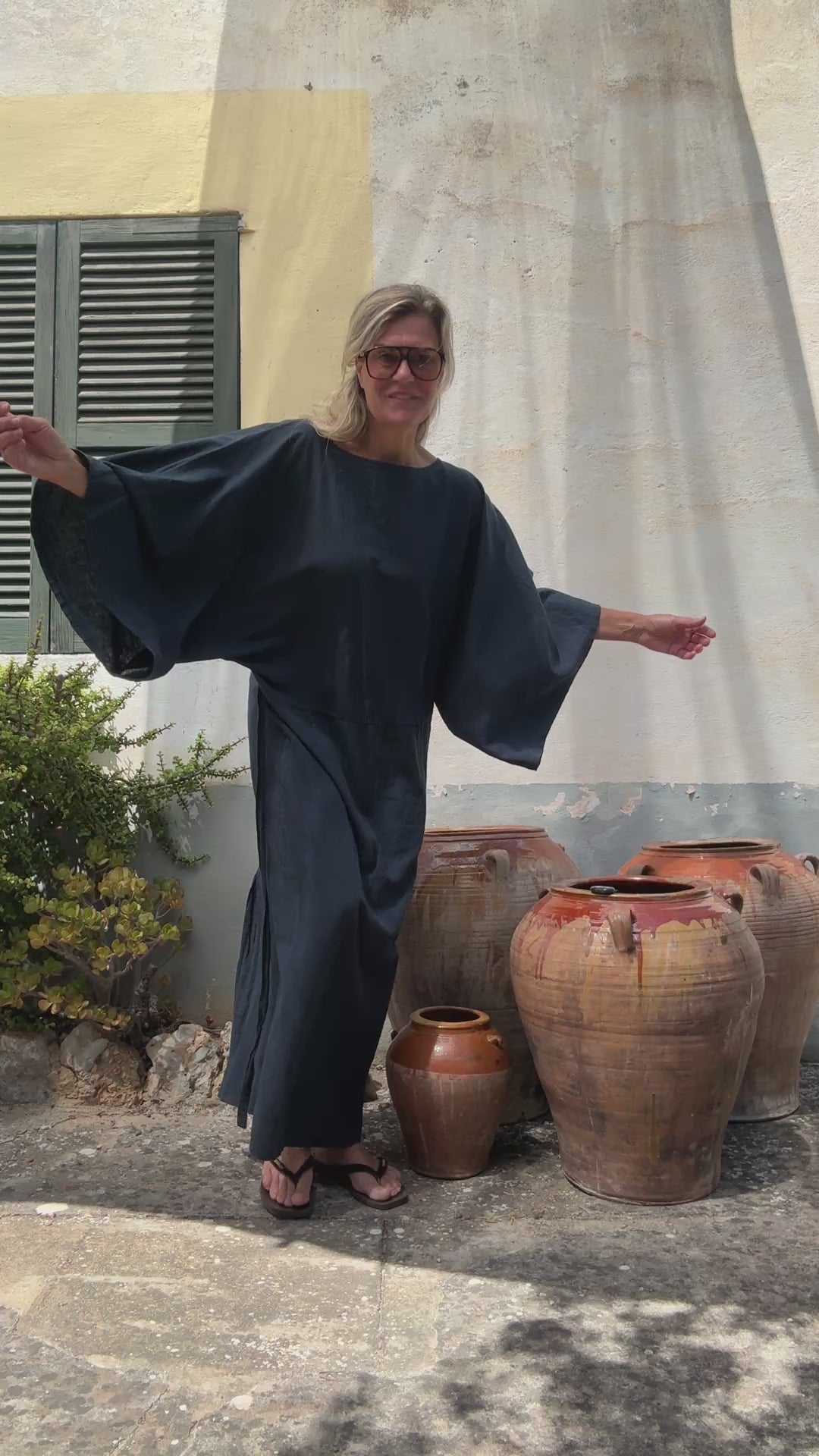 Video laden: Jurk - Franka - Cartouche by Suus