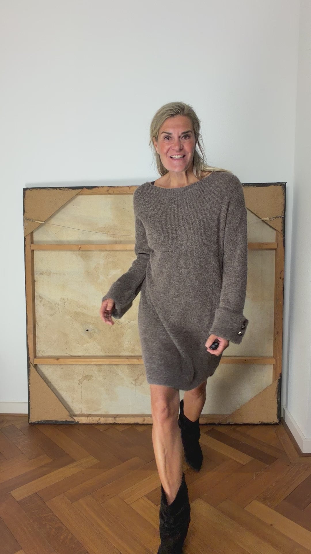 Video laden: Jurk - Isa - Cartouche by Suus