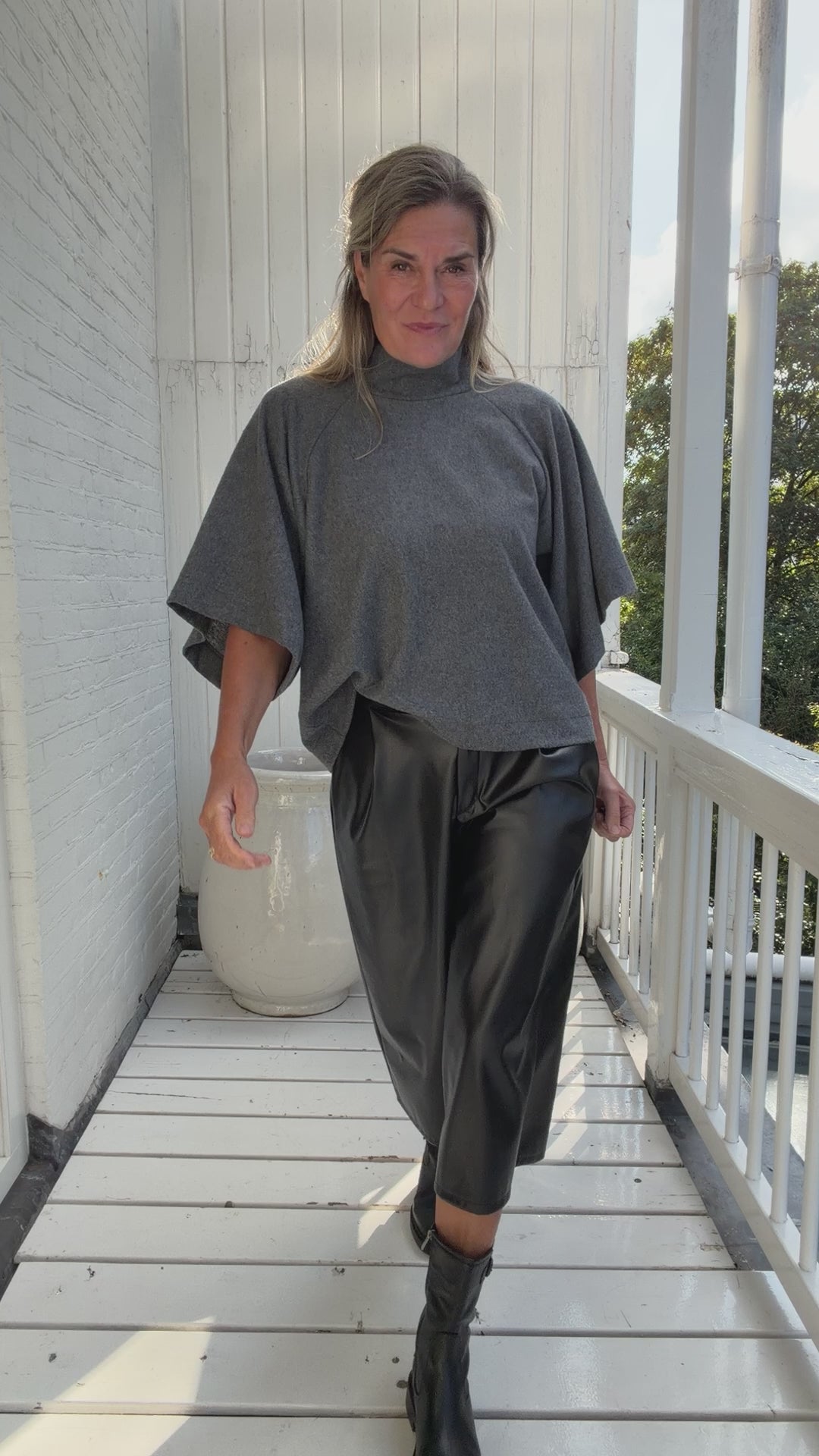 Video laden: Sweater - Tanja - Cartouche by Suus