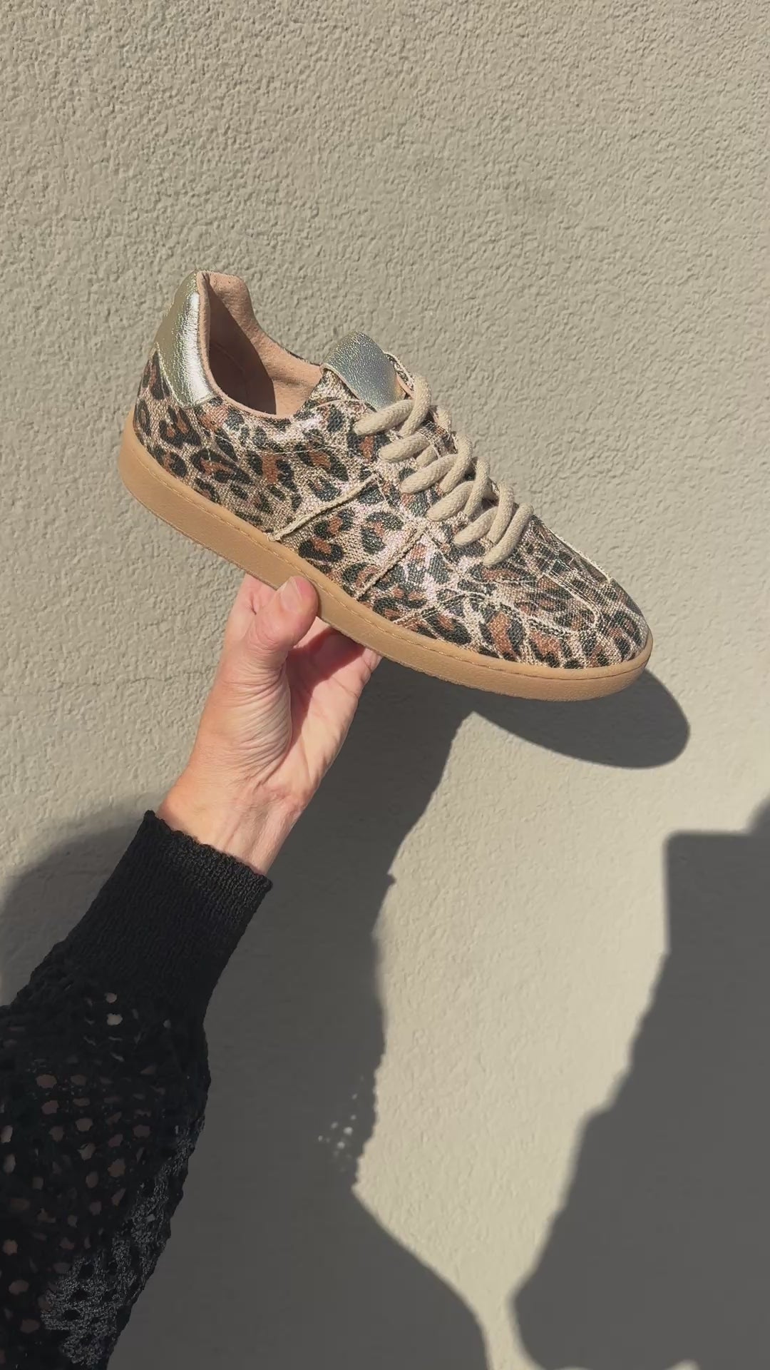 Charger la vidéo : Sneakers - POONA leopard glimmer - DWRS