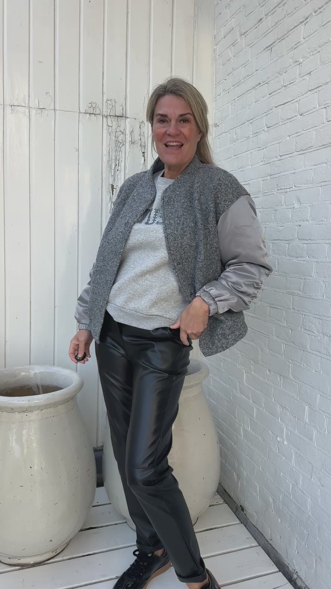 Video laden: Baltimore Jacket Satin - NUKUS